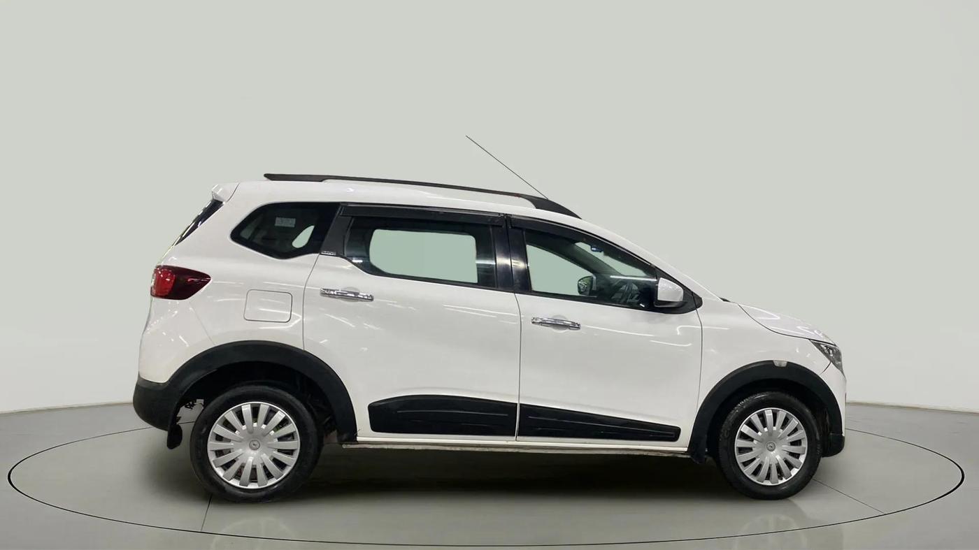 2020 Renault TRIBER RXZ, Petrol, Manual, 33,183 km, Right Side View