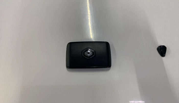 2020 Renault TRIBER RXZ, Petrol, Manual, 33,144 km, Key Close Up