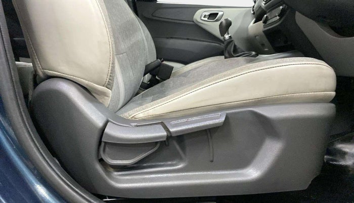 2020 Hyundai GRAND I10 NIOS SPORTZ 1.2 KAPPA VTVT, Petrol, Manual, 46,043 km, Driver Side Adjustment Panel