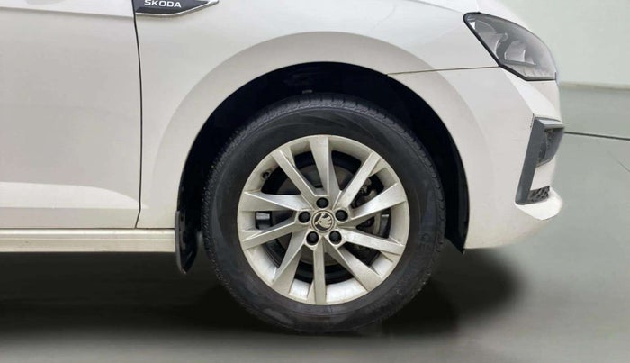 2022 Skoda SLAVIA AMBITION 1.0L TSI MT, Petrol, Manual, 11,066 km, Right Front Wheel