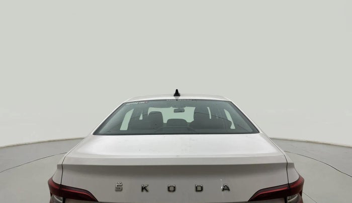 2022 Skoda SLAVIA AMBITION 1.0L TSI MT, Petrol, Manual, 11,066 km, Rear Windshield