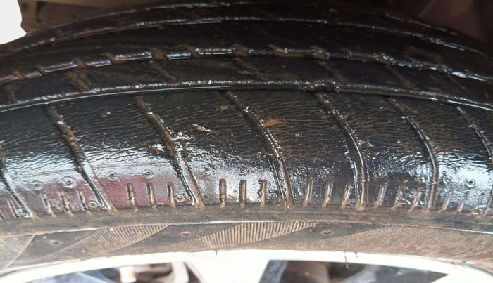 2011 Tata Indica Vista VX QUADRAJET, Diesel, Manual, 75,001 km, Right Rear Tyre Tread