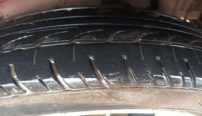 2011 Tata Indica Vista VX QUADRAJET, Diesel, Manual, 75,001 km, Left Front Tyre Tread