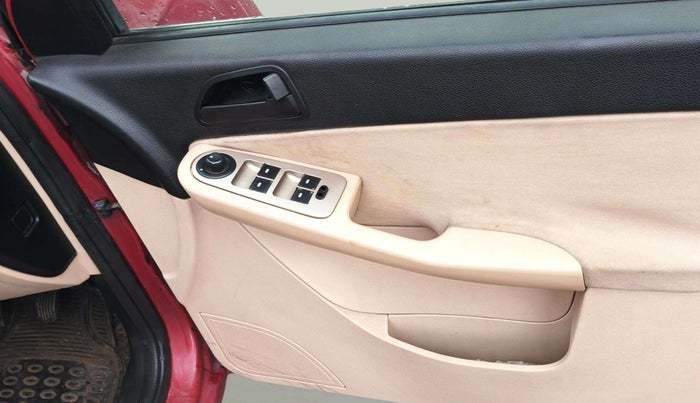 2011 Tata Indica Vista VX QUADRAJET, Diesel, Manual, 75,001 km, Driver Side Door Panels Control