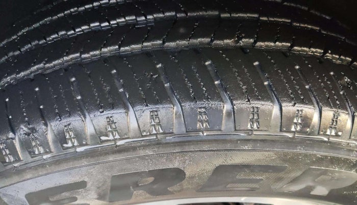 2022 Mahindra SCORPIO-N Z8 L DIESEL AT 2WD 7 STR, Diesel, Automatic, 26,229 km, Left Front Tyre Tread