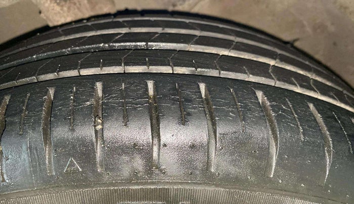 2019 Maruti Baleno ZETA CVT PETROL 1.2, Petrol, Automatic, 26,586 km, Right Front Tyre Tread