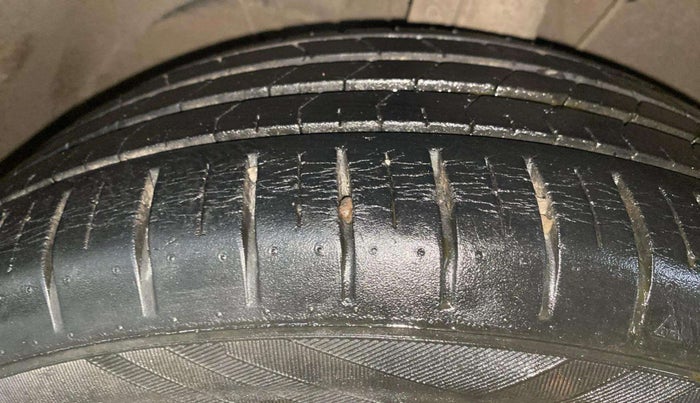 2019 Maruti Baleno ZETA CVT PETROL 1.2, Petrol, Automatic, 26,586 km, Left Front Tyre Tread