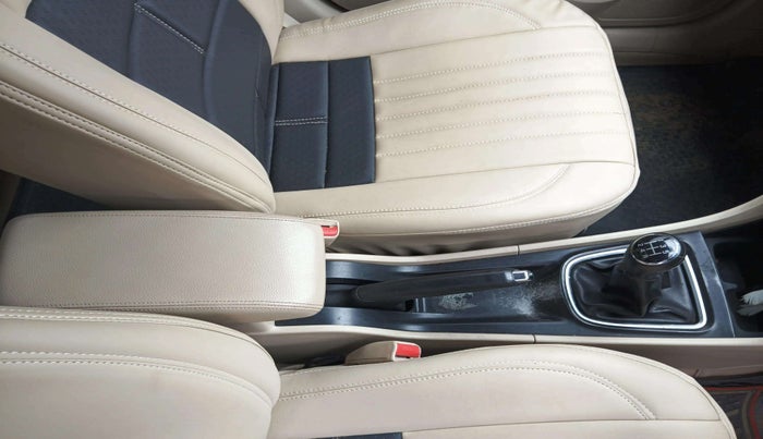 2014 Maruti Ciaz VDI +, Diesel, Manual, 82,665 km, Gear Lever