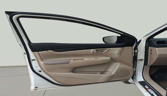 2014 Maruti Ciaz VDI +, Diesel, Manual, 82,665 km, LHS Front Door