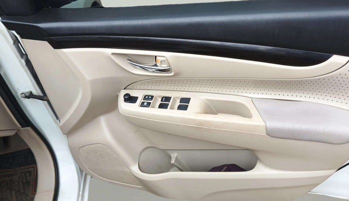 2014 Maruti Ciaz VDI +, Diesel, Manual, 82,665 km, Driver Side Door Panels Control