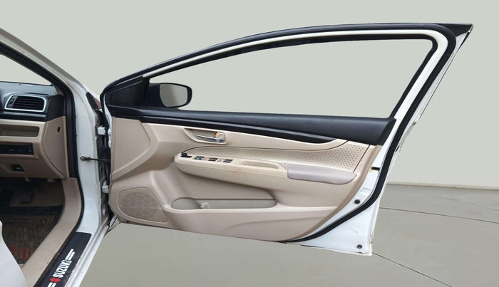 2014 Maruti Ciaz VDI +, Diesel, Manual, 82,665 km, RHS Front Door