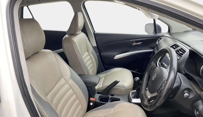 2018 Maruti S Cross ZETA 1.3, Diesel, Manual, 1,06,087 km, Right Side Front Door Cabin