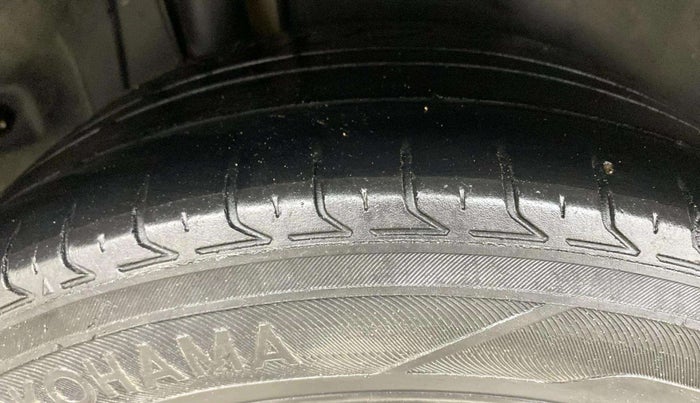 2018 Maruti S Cross ZETA 1.3, Diesel, Manual, 1,06,087 km, Right Rear Tyre Tread