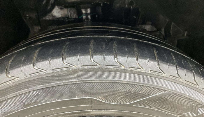 2018 Maruti S Cross ZETA 1.3, Diesel, Manual, 1,06,087 km, Right Front Tyre Tread