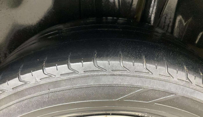 2018 Maruti S Cross ZETA 1.3, Diesel, Manual, 1,06,087 km, Left Rear Tyre Tread