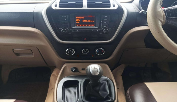 2015 Mahindra TUV300 T8, Diesel, Manual, 1,45,937 km, Air Conditioner
