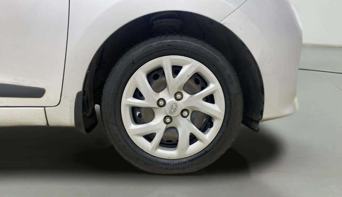 2017 Hyundai Grand i10 SPORTZ (O) 1.2 KAPPA VTVT, Petrol, Manual, 31,184 km, Right Front Wheel