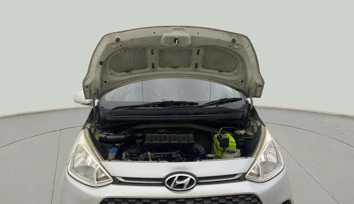 2017 Hyundai Grand i10 SPORTZ (O) 1.2 KAPPA VTVT, Petrol, Manual, 31,184 km, Open Bonet