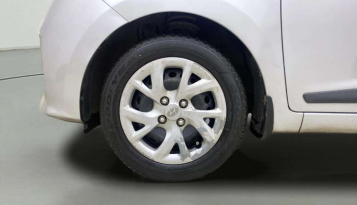 2017 Hyundai Grand i10 SPORTZ (O) 1.2 KAPPA VTVT, Petrol, Manual, 31,184 km, Left Front Wheel