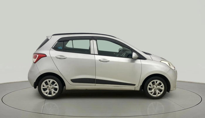 2017 Hyundai Grand i10 SPORTZ (O) 1.2 KAPPA VTVT, Petrol, Manual, 31,184 km, Right Side View