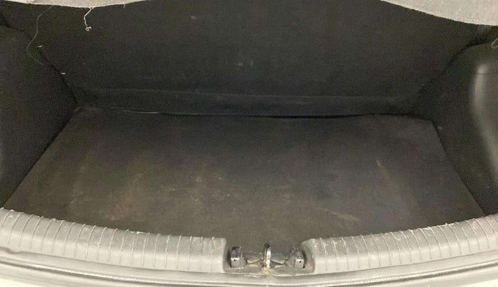 2018 Hyundai Grand i10 MAGNA 1.2 KAPPA VTVT, Petrol, Manual, 52,195 km, Boot Inside