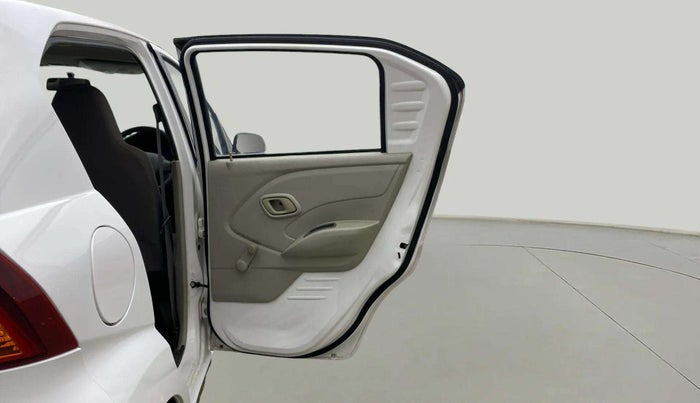 2016 Datsun Redi Go S, Petrol, Manual, 15,120 km, RHS Rear Door