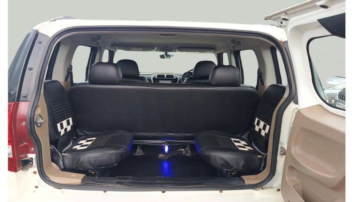 2018 Mahindra TUV300 T10, Diesel, Manual, 13,576 km, Boot Inside
