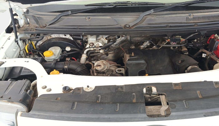 2018 Mahindra TUV300 T10, Diesel, Manual, 13,576 km, Engine View