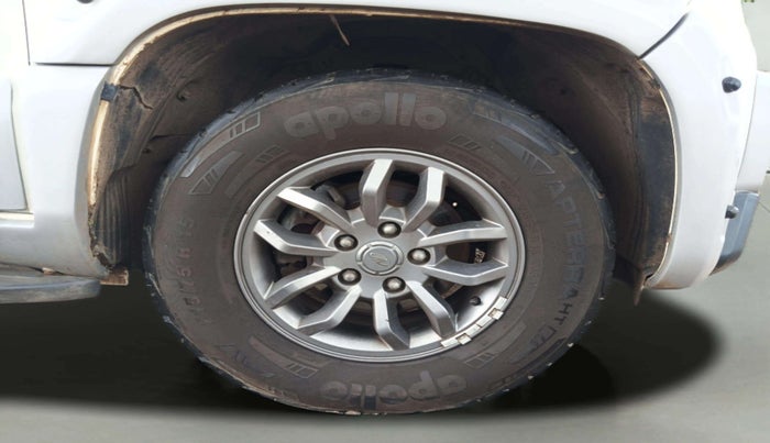 2018 Mahindra TUV300 T10, Diesel, Manual, 13,576 km, Right Front Wheel