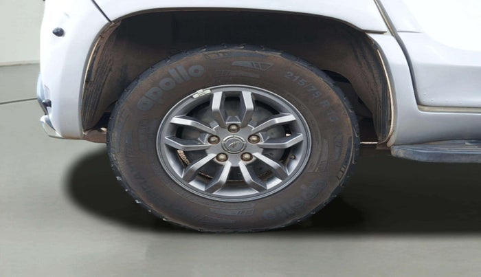 2018 Mahindra TUV300 T10, Diesel, Manual, 13,576 km, Right Rear Wheel