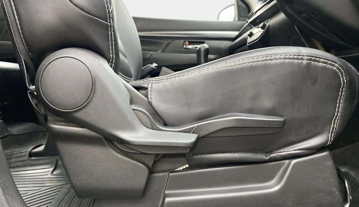 2019 Maruti XL6 ALPHA MT, Petrol, Manual, 91,326 km, Driver Side Adjustment Panel