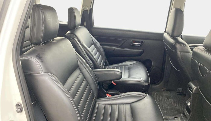 2019 Maruti XL6 ALPHA MT, Petrol, Manual, 91,326 km, Right Side Rear Door Cabin
