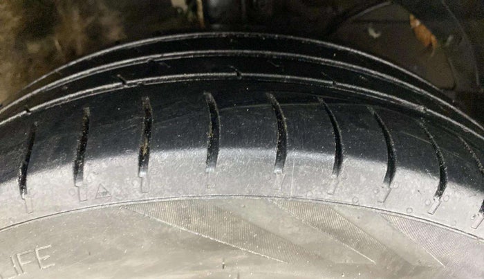 2019 Maruti XL6 ALPHA MT, Petrol, Manual, 91,326 km, Right Front Tyre Tread