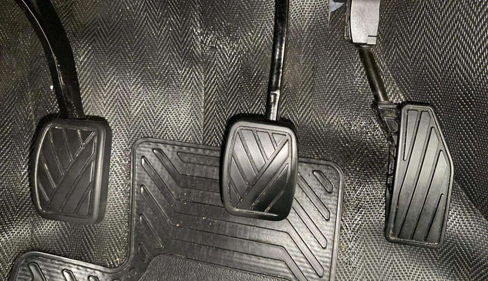 2019 Maruti XL6 ALPHA MT, Petrol, Manual, 91,326 km, Pedals