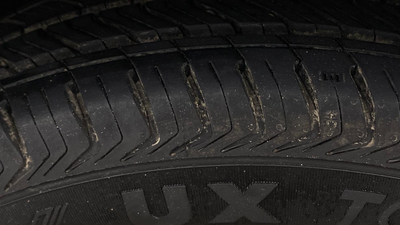 2019 Maruti S PRESSO VXI (O) AMT, Petrol, Automatic, 81,273 km, Right Front Tyre Tread