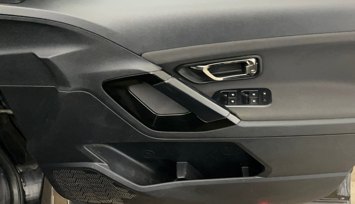 2022 Tata Harrier XT PLUS 2.0L KRYOTEC DARK EDITON, Diesel, Manual, 89,505 km, Driver Side Door Panels Control