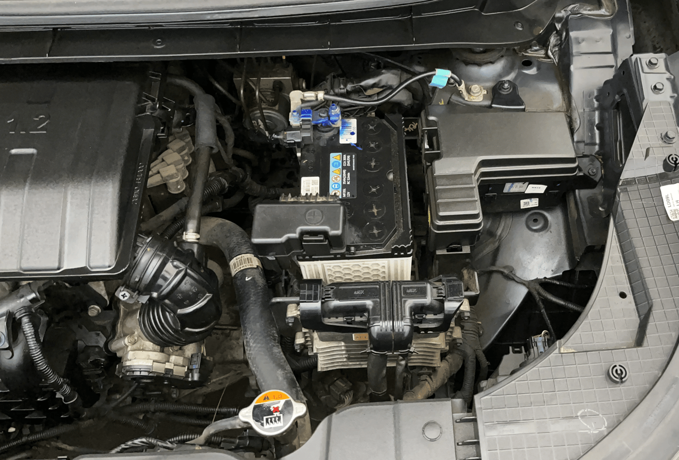 2024 Hyundai EXTER SX(O) 1.2 AMT, Petrol, Automatic, 9,654 km, Engine View - Left