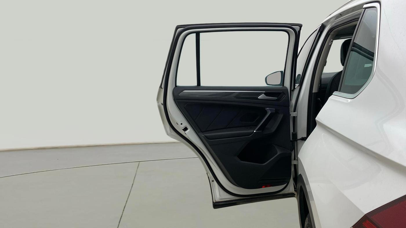 2018 Volkswagen TIGUAN HIGHLINE TDI AT, Diesel, Automatic, 67,928 km, LHS Rear Door