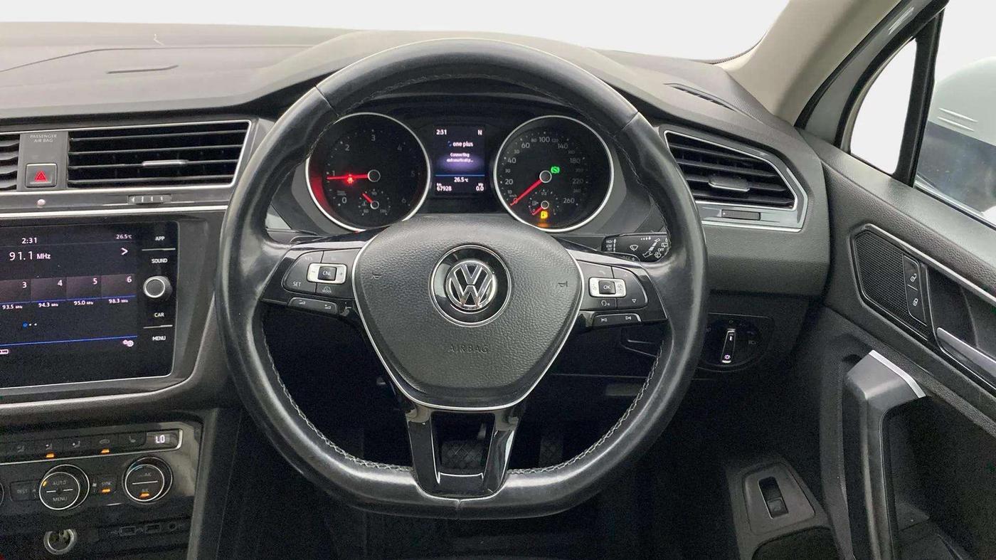 2018 Volkswagen TIGUAN HIGHLINE TDI AT, Diesel, Automatic, 67,928 km, Steering Wheel Close Up