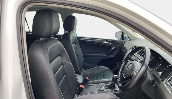 2018 Volkswagen TIGUAN HIGHLINE TDI AT, Diesel, Automatic, 67,928 km, Right Side Front Door Cabin