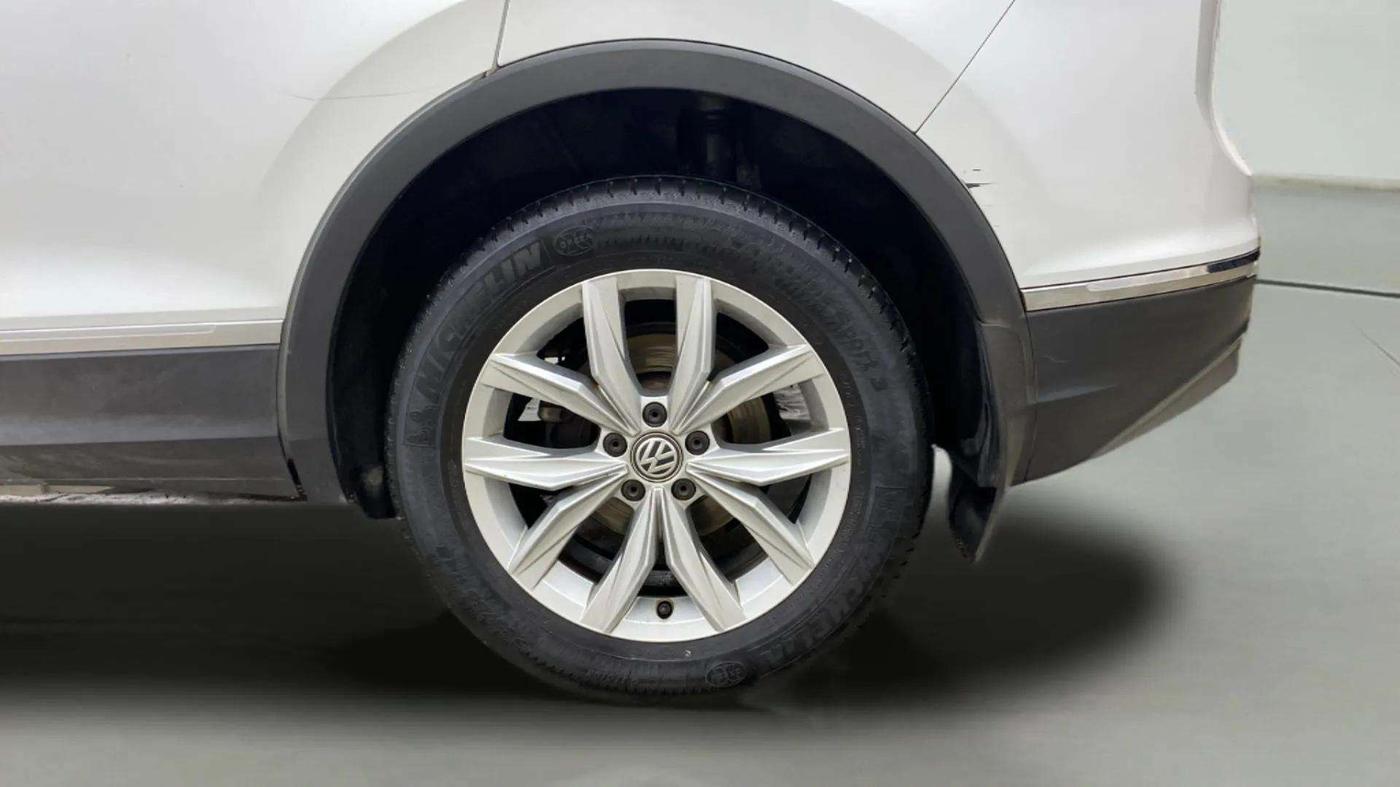 2018 Volkswagen TIGUAN HIGHLINE TDI AT, Diesel, Automatic, 67,928 km, Left Rear Wheel