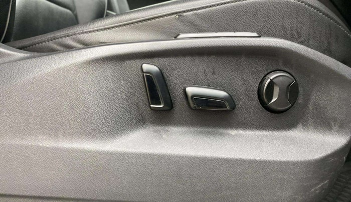 2018 Volkswagen TIGUAN HIGHLINE TDI AT, Diesel, Automatic, 67,928 km, Driver Side Adjustment Panel