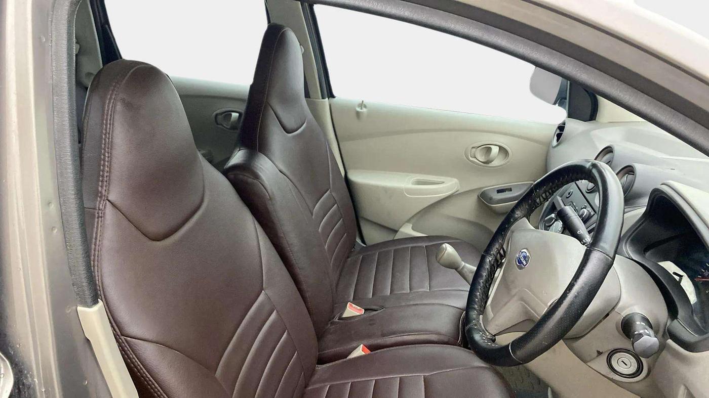 2015 Datsun Go T, Petrol, Manual, 82,790 km, Right Side Front Door Cabin