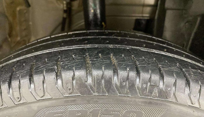 2015 Datsun Go T, Petrol, Manual, 82,790 km, Right Front Tyre Tread