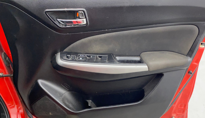 2018 Maruti Swift ZXI, Petrol, Manual, 1,34,900 km, Driver Side Door Panels Control