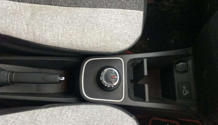 2023 Renault Kwid CLIMBER AMT 1.0, Petrol, Automatic, 15,334 km, Gear Lever