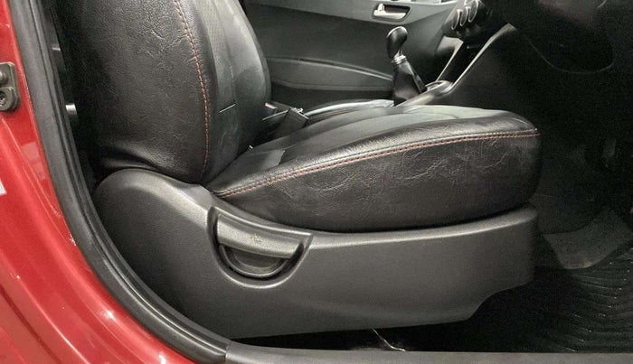 2018 Hyundai Grand i10 SPORTZ 1.2 KAPPA VTVT DUAL TONE, Petrol, Manual, 46,099 km, Driver Side Adjustment Panel