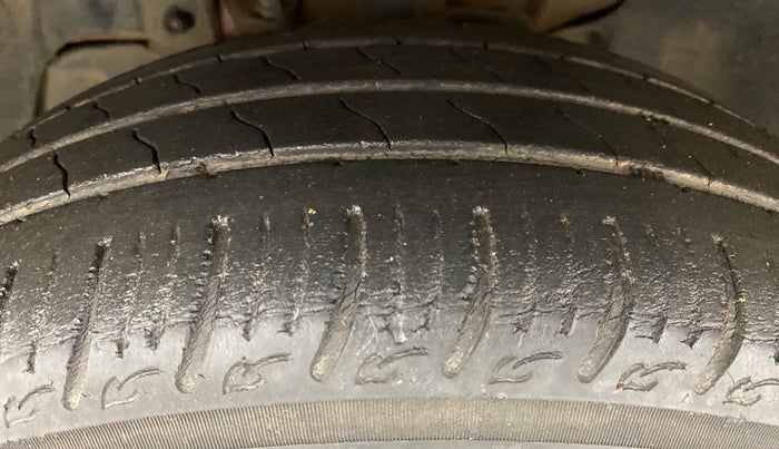 2018 Tata Tiago XZ 1.2 REVOTRON, Petrol, Manual, 33,420 km, Left Front Tyre Tread