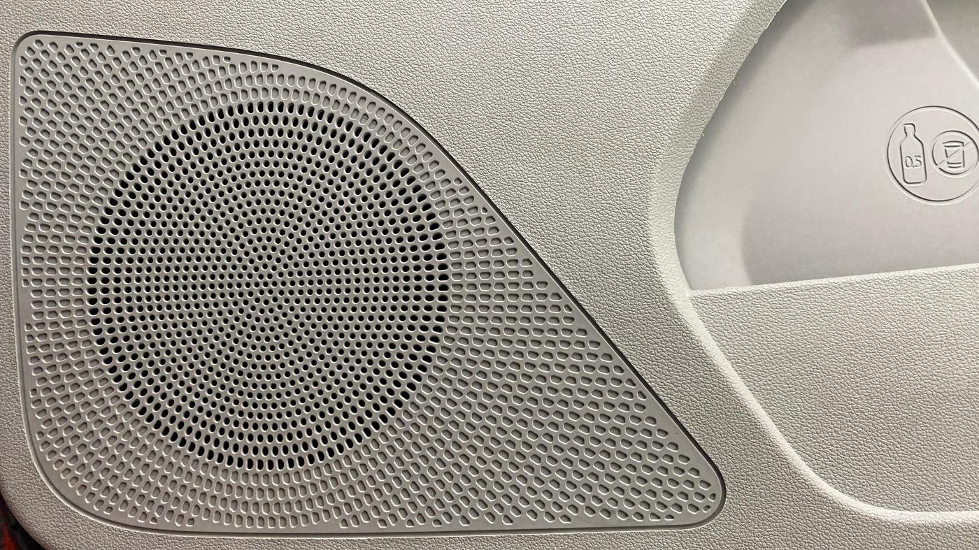 2018 Tata Tiago XZ 1.2 REVOTRON, Petrol, Manual, 33,420 km, Speaker