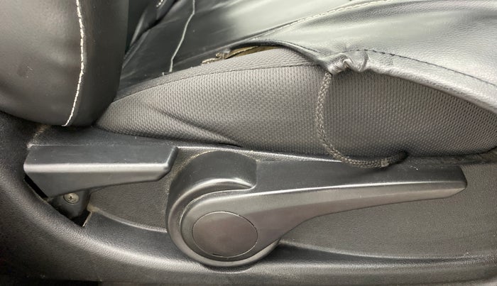 2018 Tata Tiago XZ 1.2 REVOTRON, Petrol, Manual, 33,420 km, Driver Side Adjustment Panel